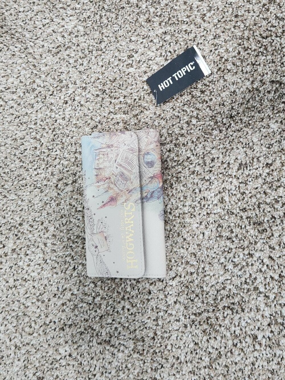 Hot Topic Harry Potter Hogwarts Watercolor Trifold Wallet Gray